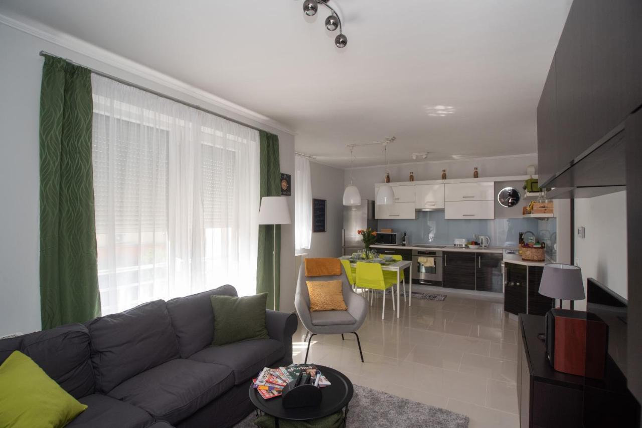 Sunny Home Near Bud With 2Br, Ac And Free Parking Vecsés Exterior foto
